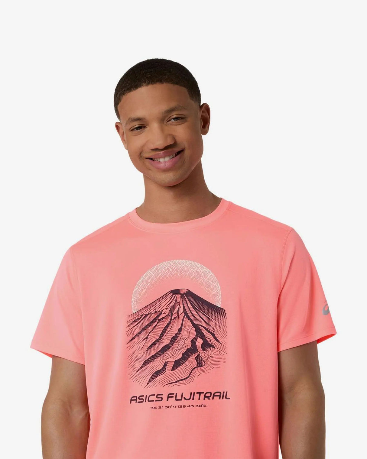 ASICS FUJITRAIL LOGO SS TOP SUN CORAL HOMBRE