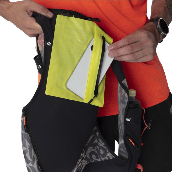 DYNAFIT TRAIL 6 VEST BLACK OUT